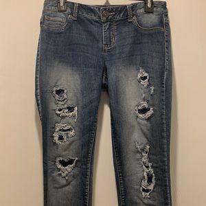 Maurices distressed jeans Size M